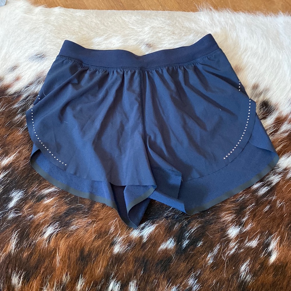 Lululemon Find your pace short
